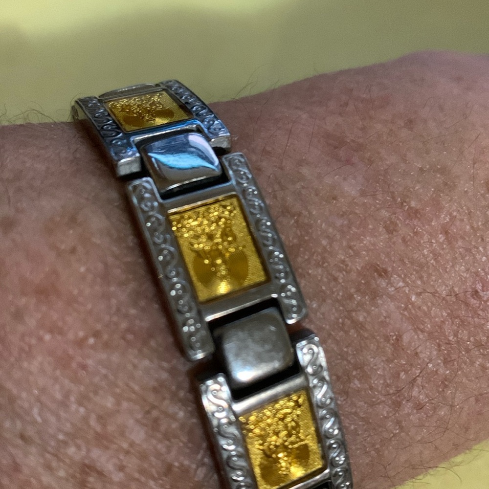 Beautiful bracelet, 8”*